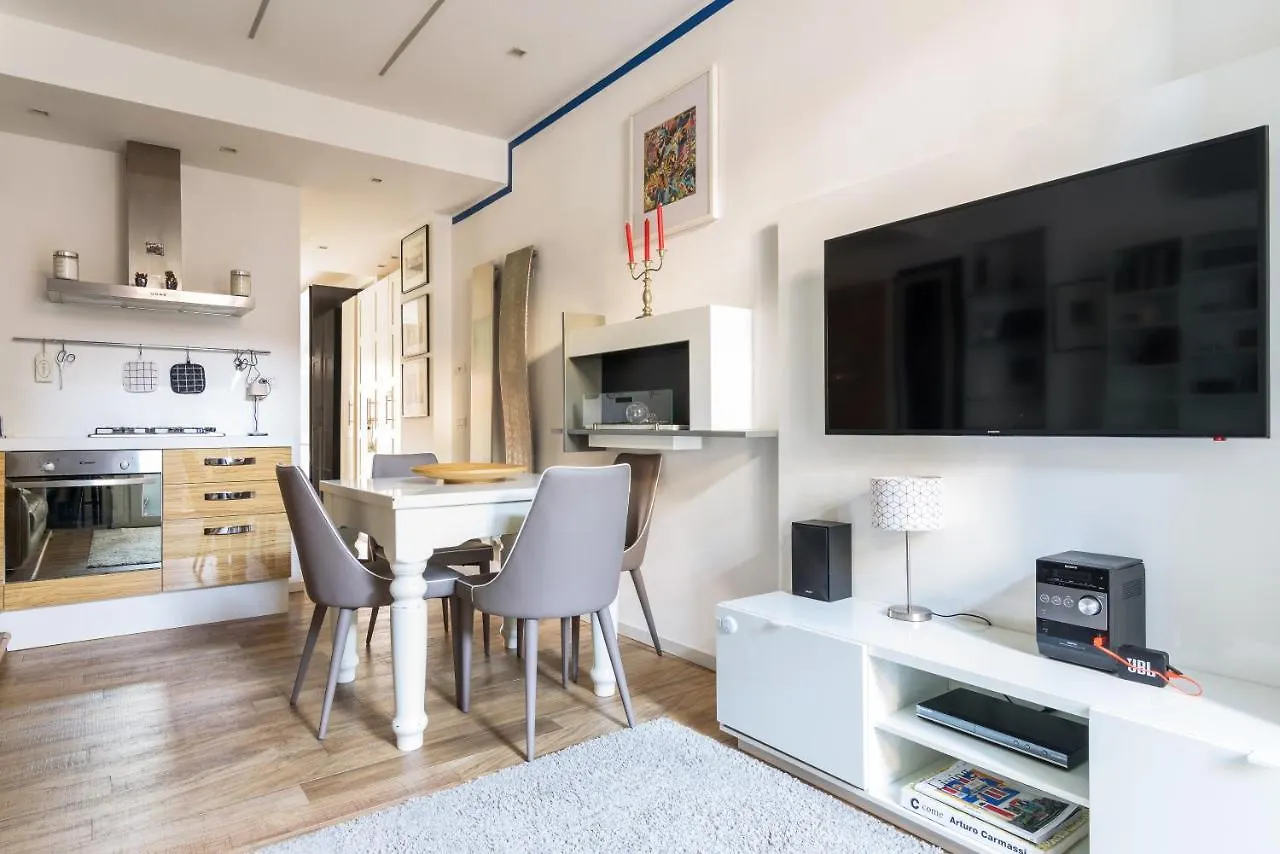 Luxury Modern One Bedroom In Great Location Milan Apartment