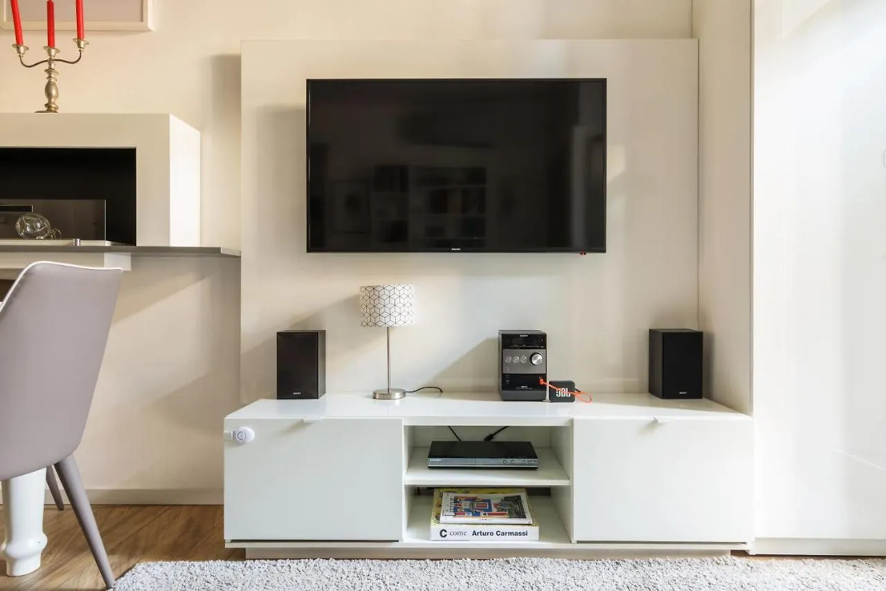 Luxury Modern One Bedroom In Great Location Milan
